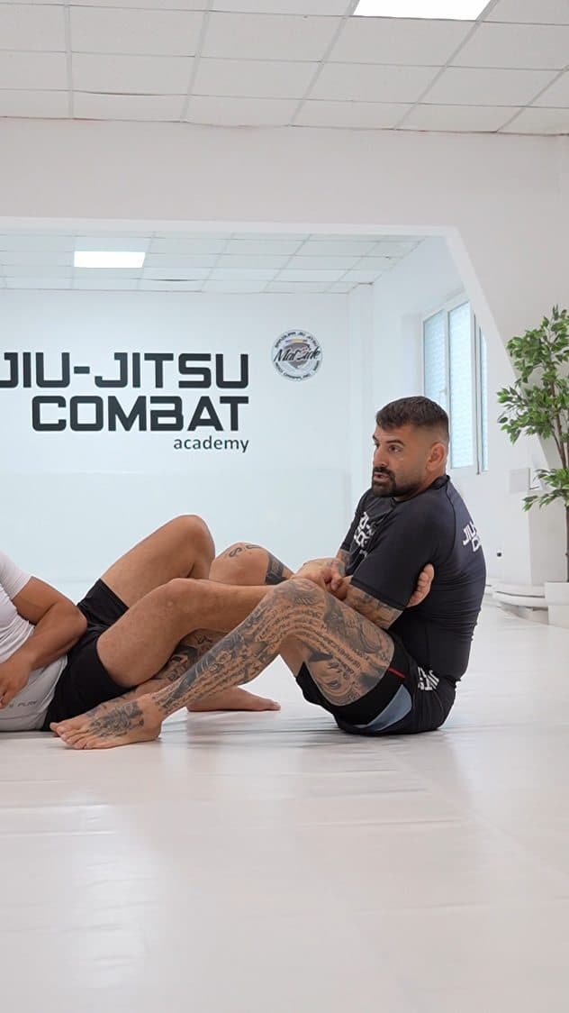 Ankle Lock începe cu controlul, nu cu finalizarea.