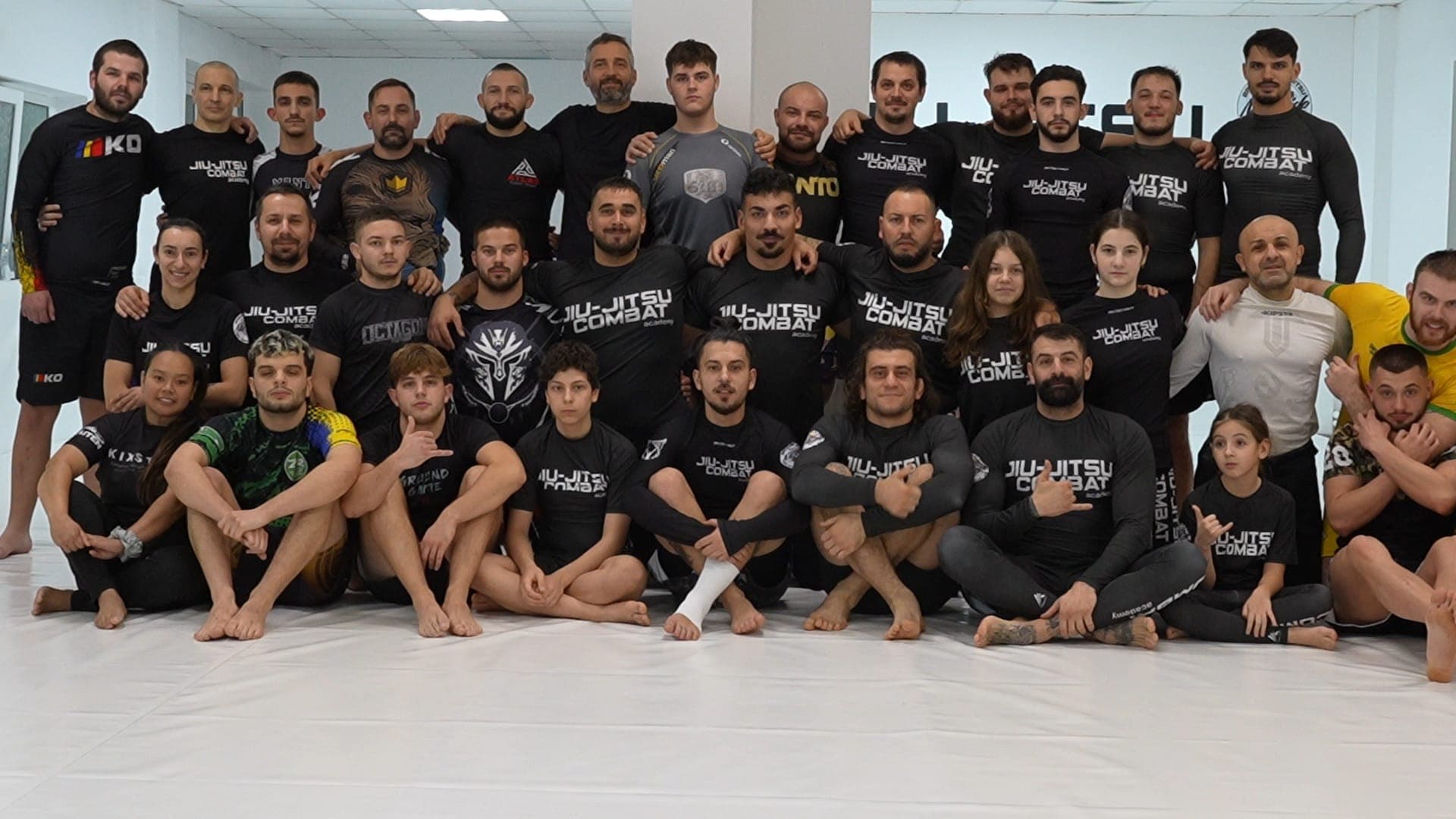 Antrenament de jiu-jitsu la Combat Timișoara